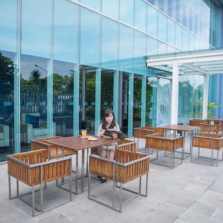 Holiday Inn Express Jakarta International Expo By Ihg Kültér fotó