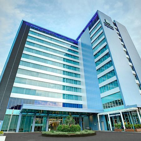 Holiday Inn Express Jakarta International Expo By Ihg Kültér fotó