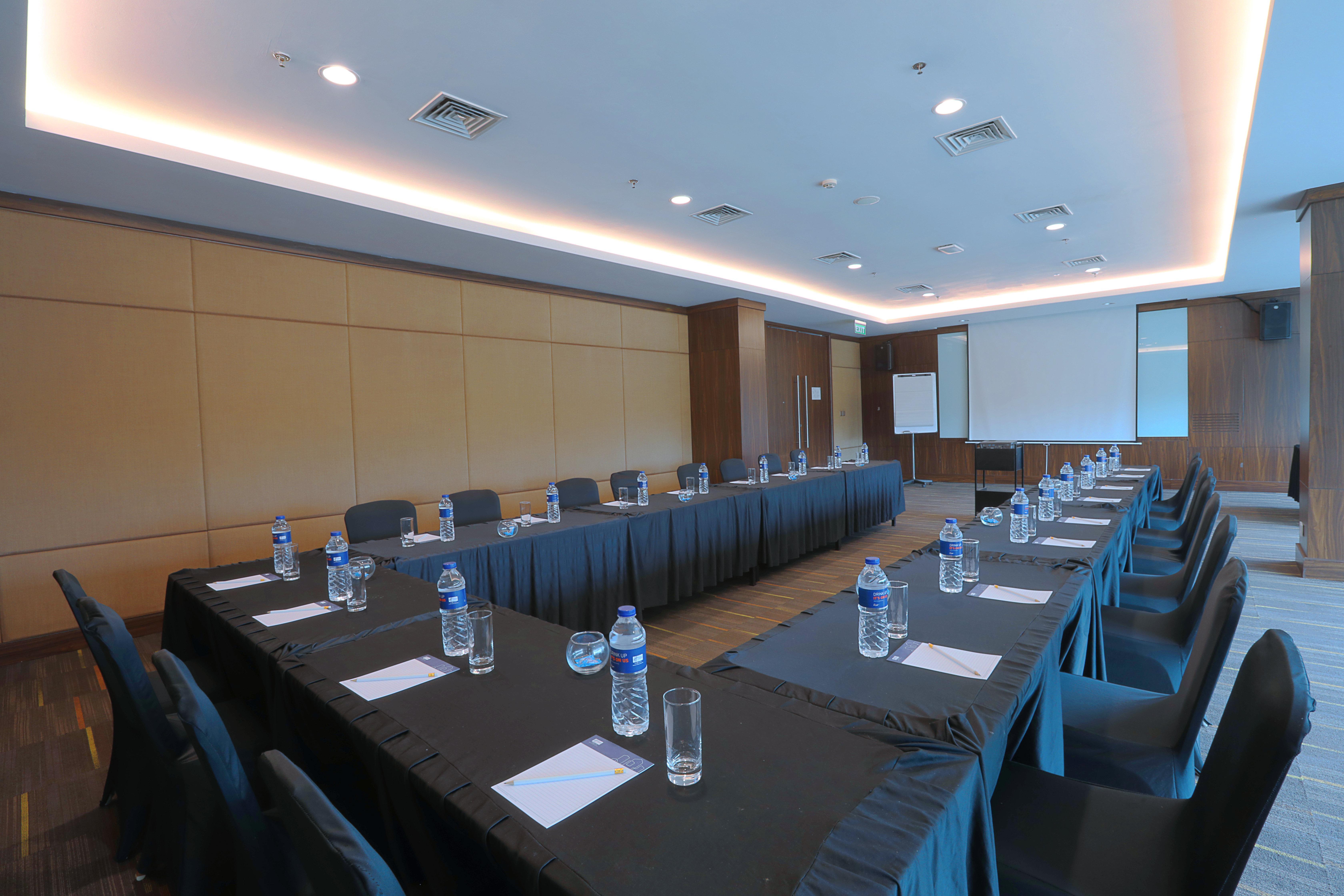 Holiday Inn Express Jakarta International Expo By Ihg Kültér fotó