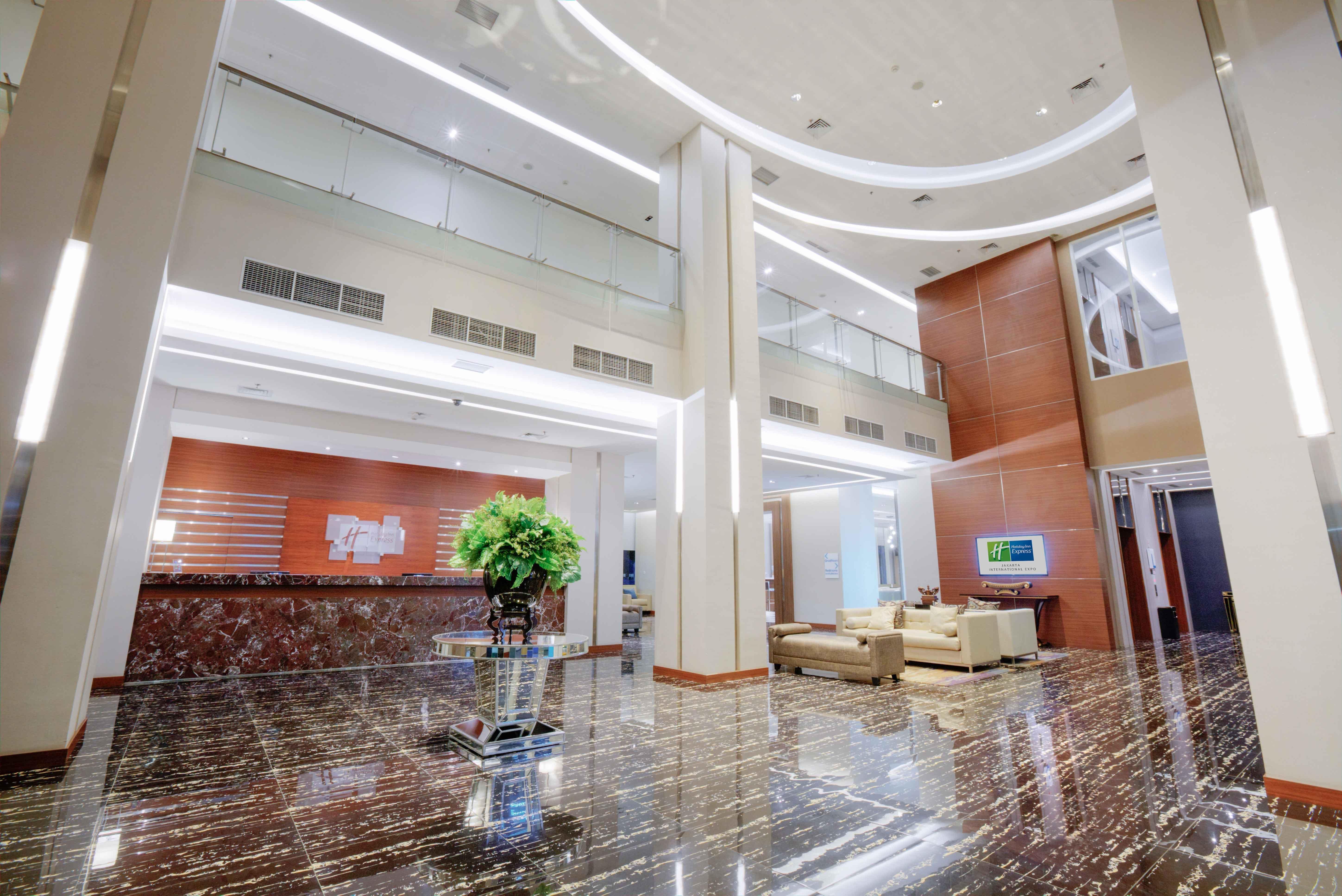 Holiday Inn Express Jakarta International Expo By Ihg Kültér fotó