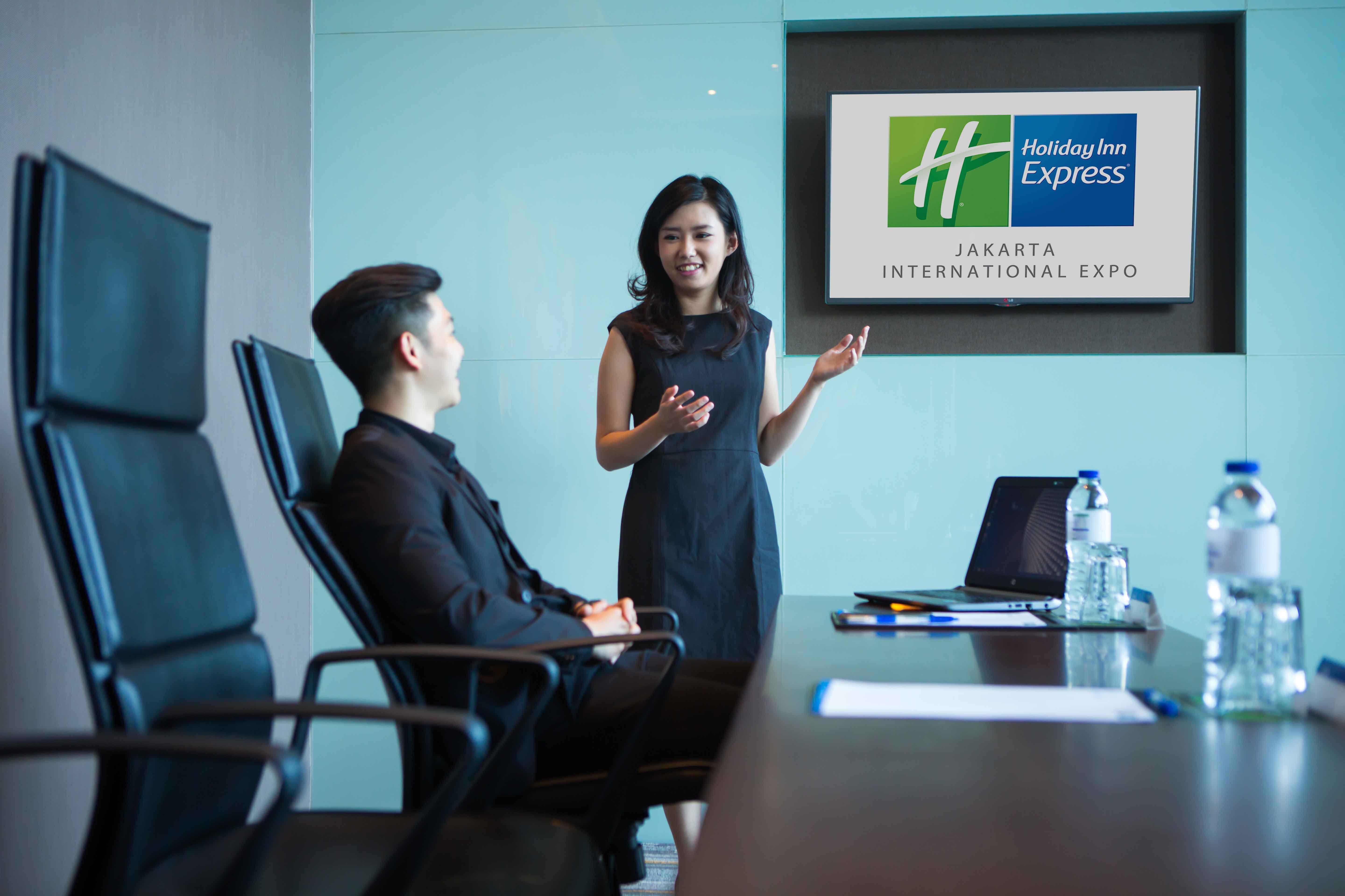 Holiday Inn Express Jakarta International Expo By Ihg Kültér fotó