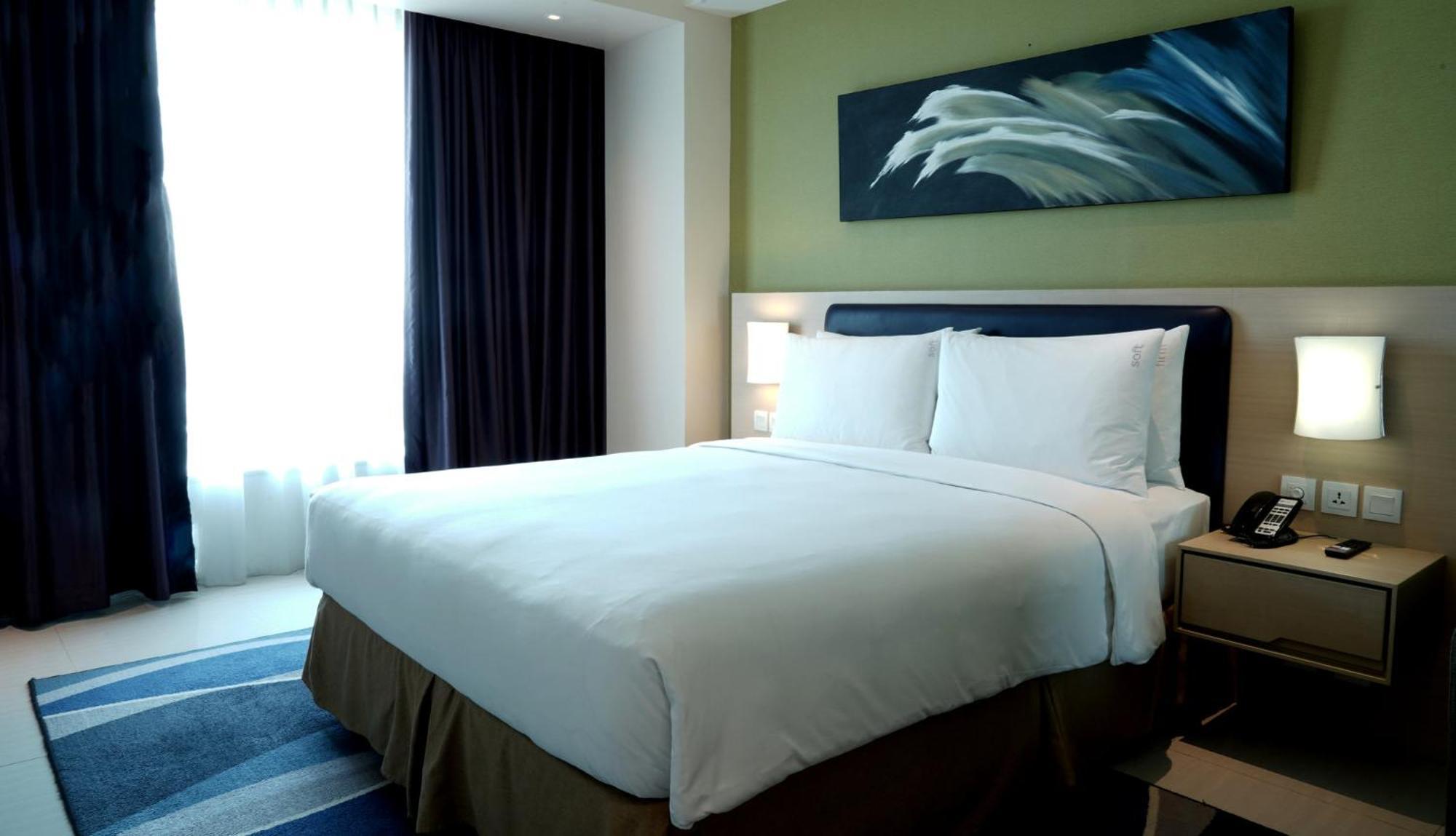 Holiday Inn Express Jakarta International Expo By Ihg Kültér fotó