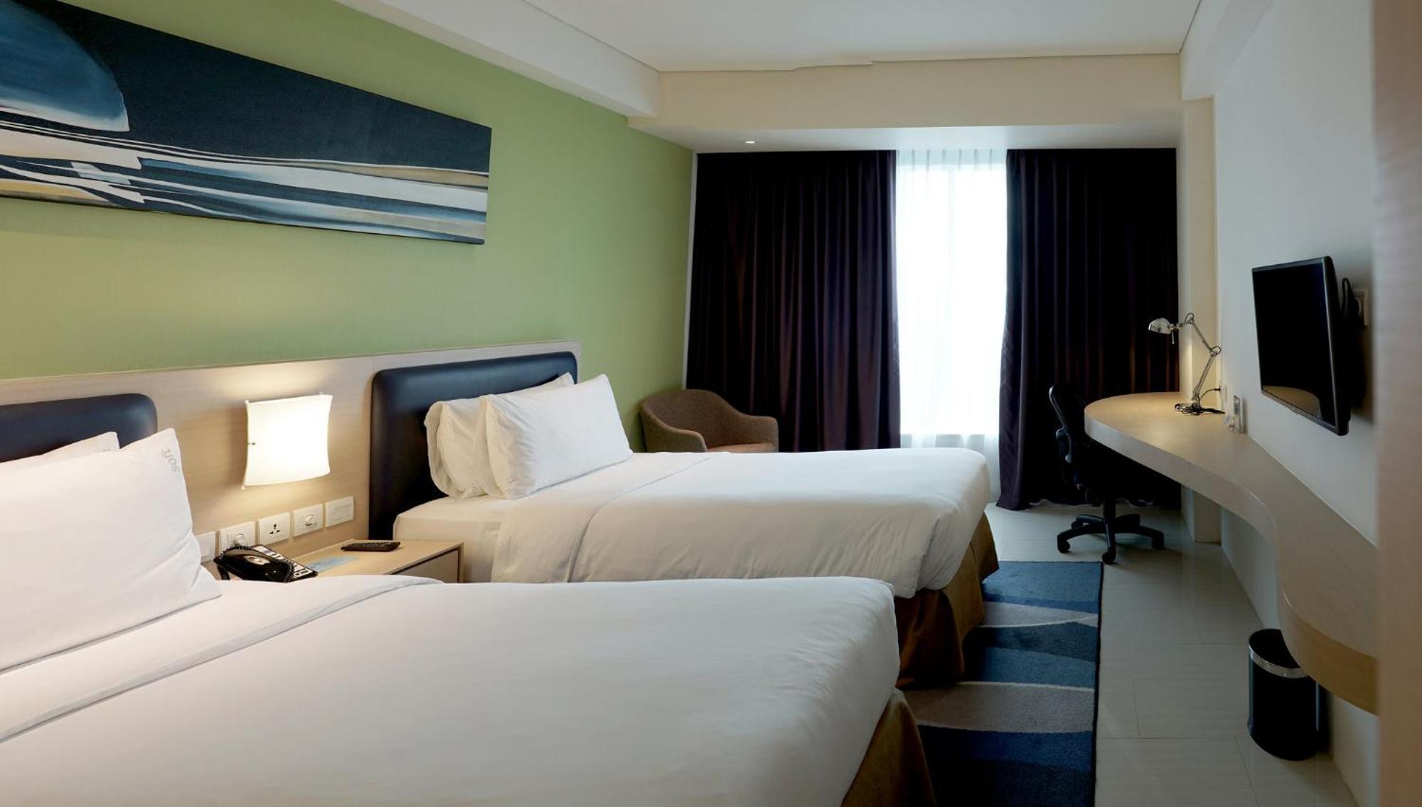Holiday Inn Express Jakarta International Expo By Ihg Kültér fotó